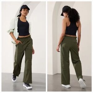 Athleta Trekkie High Rise Parachute Olive Wide Leg Pants Women’s Size 4
